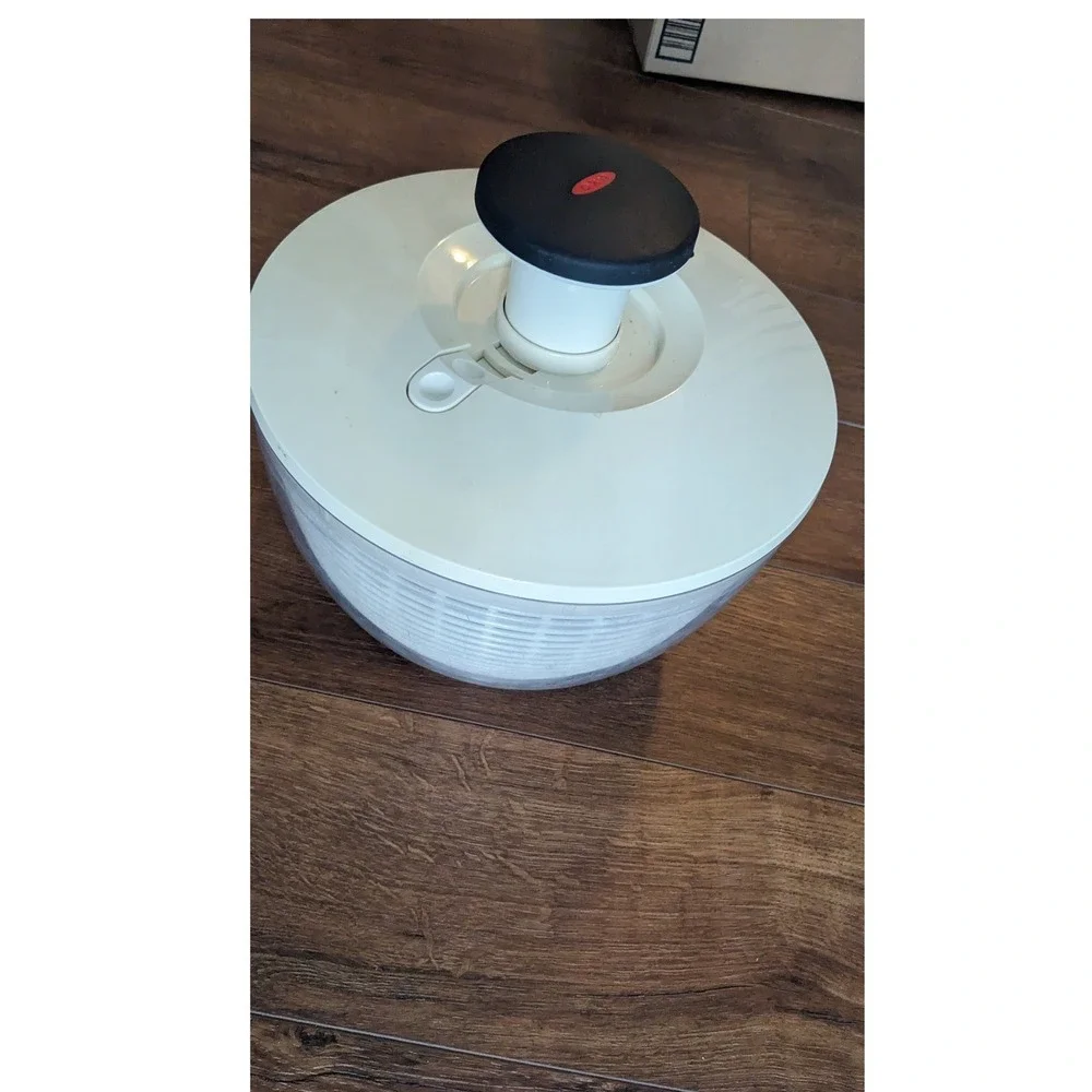 OXO Good Grips Salad Spinner‎ Green Black White Large Capacity Kitchen Tool